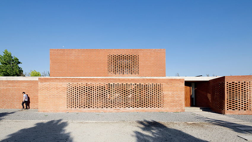 Casa Los Algarrobos / MasFernandez Arquitectos  and Claudio Tapia