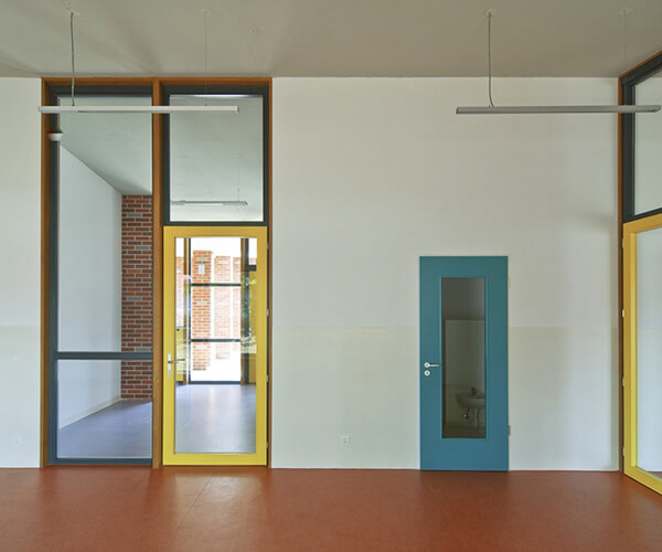 © Máté Tóth - Day Care in Zsámbék / Foldes Architects