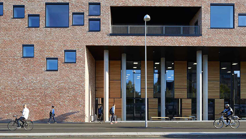 Frederiksbjerg School / Henning Larsen Architects
