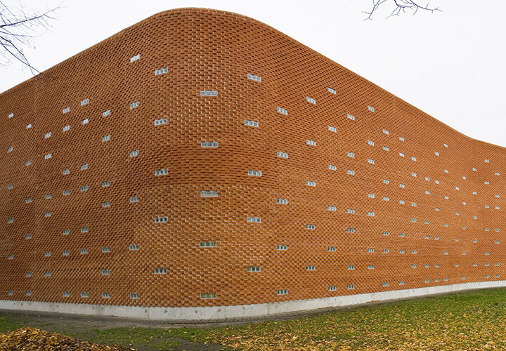 Pärnu City Center Sports Hall / KAVAKAVA Architects