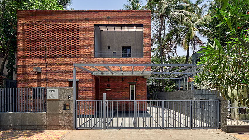© The Brick Abode / Alok Kothari Architects