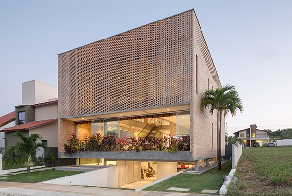 KS HOUSE / Arquitetos Associados