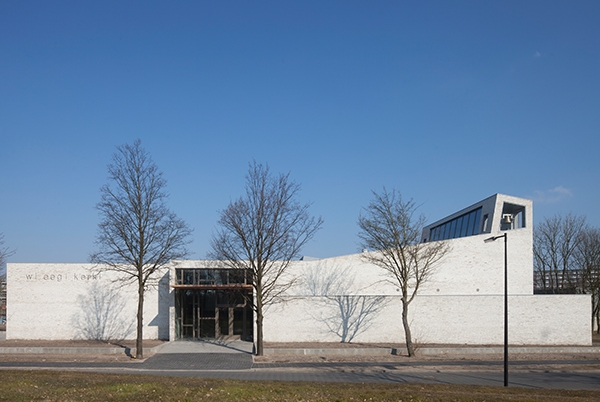 Moravian Church / 70F architecture