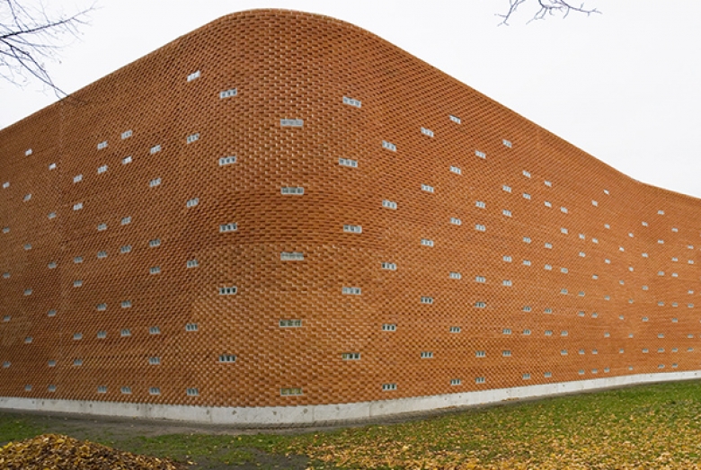 Pärnu City Center Sports Hall / KAVAKAVA Architects