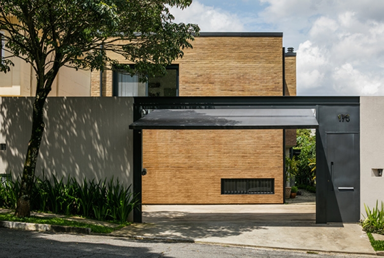 Granja Julieta House / Jamelo Arquitetura