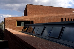Toldy High School Gymnasium / Földes Architects
