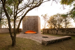 Saint Bernard´s Chapel / Nicolás Campodonico